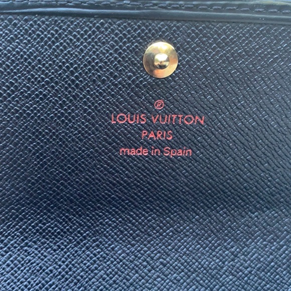 Preowned Louis Vuitton Black EPI Sarah Wallet - Picture 9 of 12